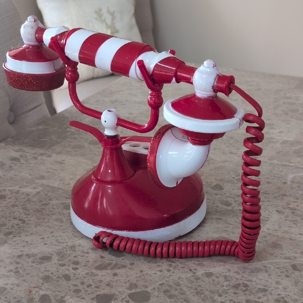 Retro Red Rotary Phone - Picture 4 of 5